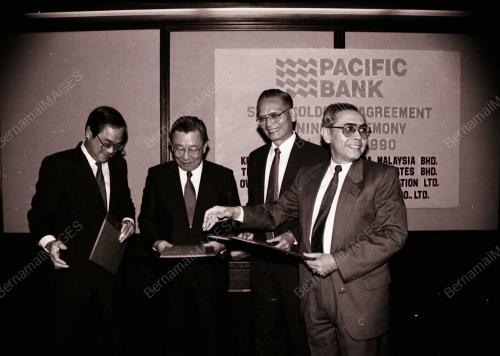 PASIFIC BANK SHARE HOLDERS AGREEMENT SIGNNG