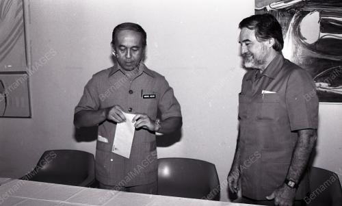 UNGKU AZIZ