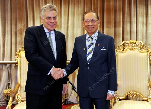 KL01_24112015_KUNJUNGAN