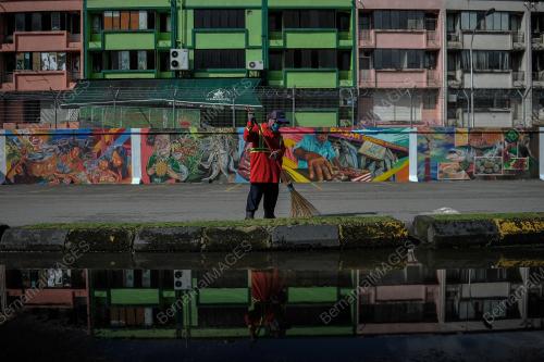 PENGHASILAN MURAL DAN GRAFITI PASAR BORONG KL