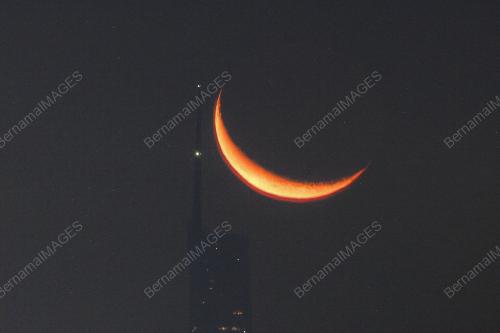 BULAN SABIT MENARA MERDEKA 118