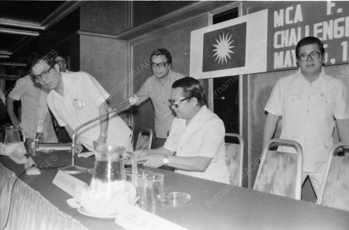LEE SAN CHOON MELANCARKAN MCA WILAYAH