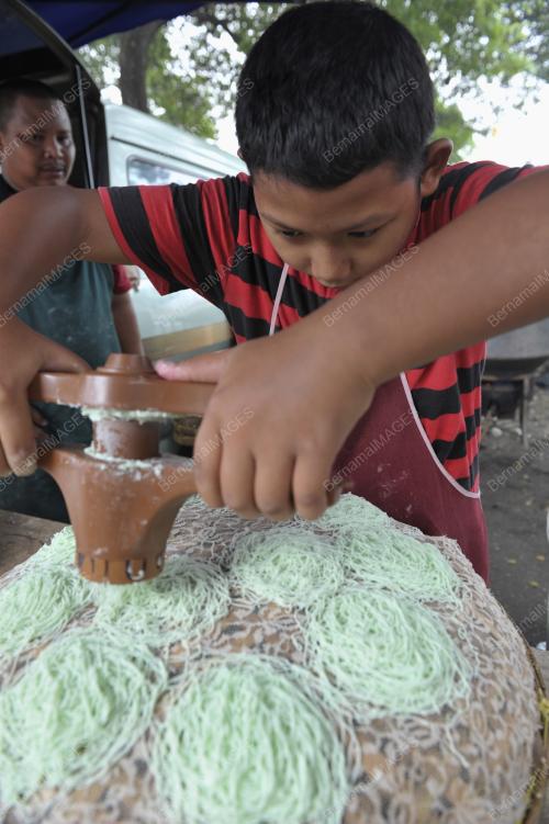 PUTU MAYAM