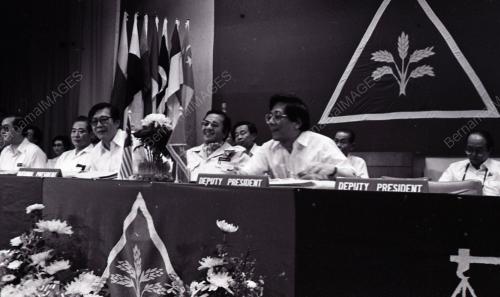MAHATHIR MOHAMAD