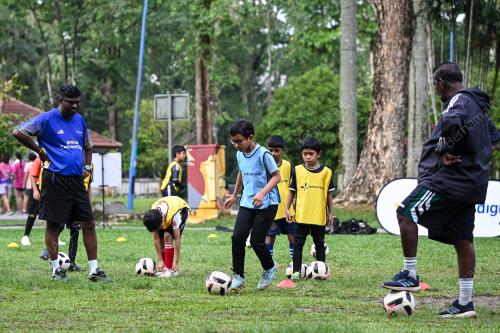 CELCOMDIGI KIDS FOOTBALL CLINIC