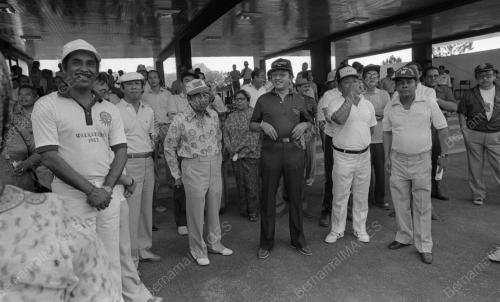 GOTONG-ROYONG DI PARLIMEN