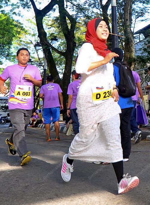 KL01_25112012_LARIAN