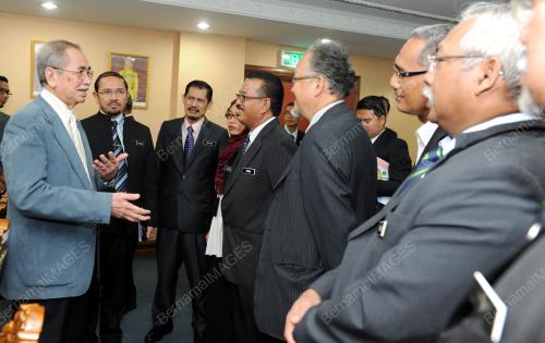 KL01_25112015_DR_WAN_JUNAIDI