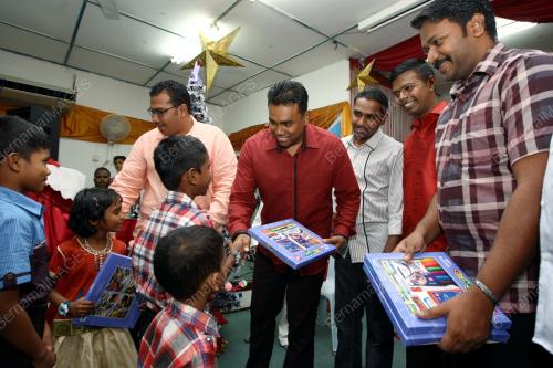 KL01_25122014_PEMUDA_MIC