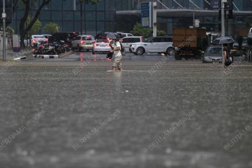 BANJIR KILAT DI JALAN KIA PENG