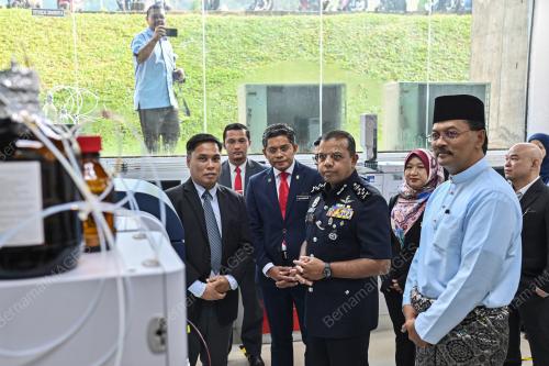 DATUK SERI AYOB KHAN MYDIN PITCHAY