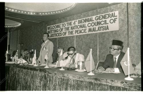 RAJA MUDA PERAK RASMI MESYUARAT AGONG