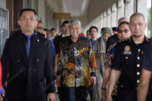KL01_26062019_MAHKAMAH_BN201906253238