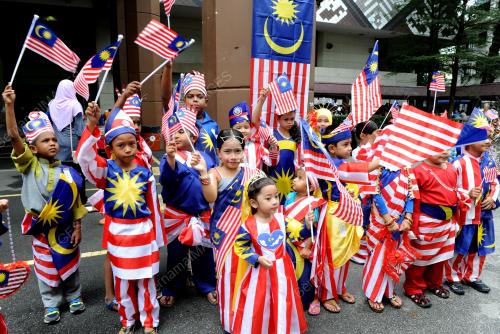 KL01_26082017_BUSANA_MERDEKA