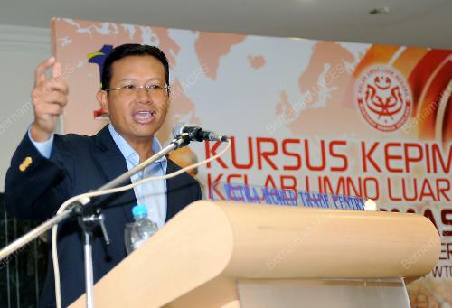 DATUK SERI AHMAD SHABERY CHEEK