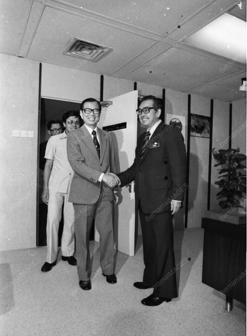 MENTERI