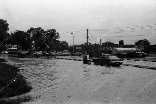 BANJIR JALAN CHERAS