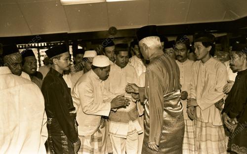 AGONG SEMBAHYANG DI MASJID NEGARA