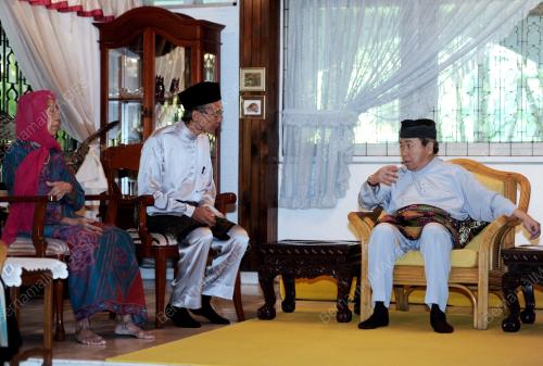 KL01_27042012_TUANKU_ZIARAH