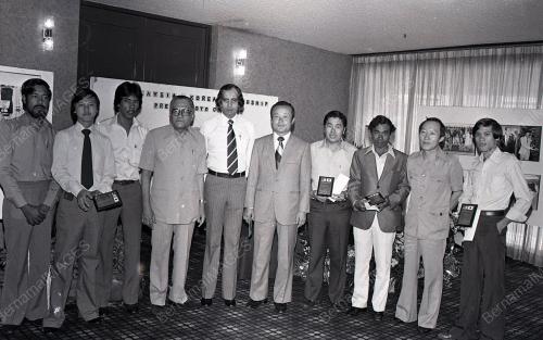 PERTANDINGAN FOTO