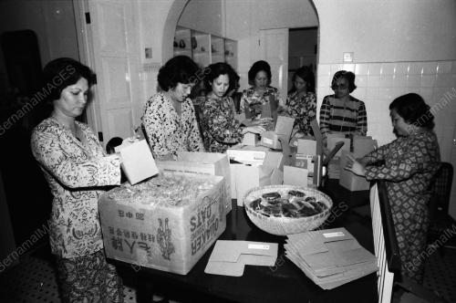BAKAT BUNGKUS KUIH UNTUK TENTERA