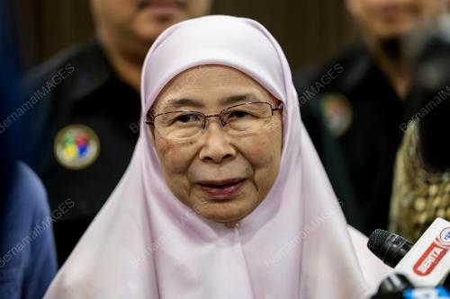 DATUK SERI DR WAN AZIZAH WAN ISMAIL