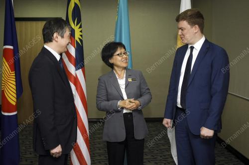 KL01_28112016_TRADE_TALK