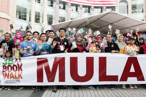 KL01_29052016_BOOK_WALK