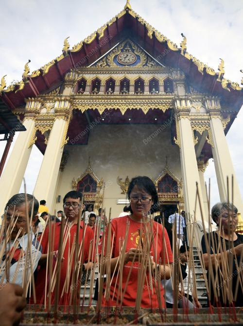 KL01_29052018_WESAK