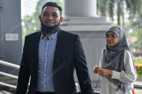 MUHAMMAD AZRI WAN DERIS