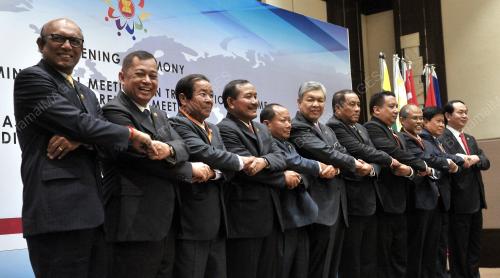 KL01_29092015_AMMTC