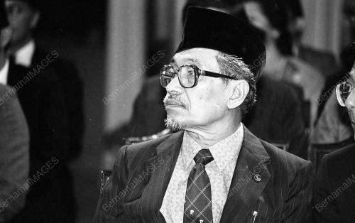 ANGKAT SUMPAH