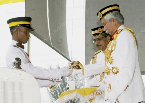 TUANKU MUHRIZ TUANKU MUNAWIR
