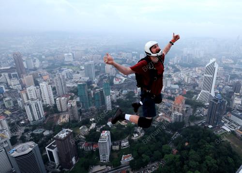 BASE JUMP