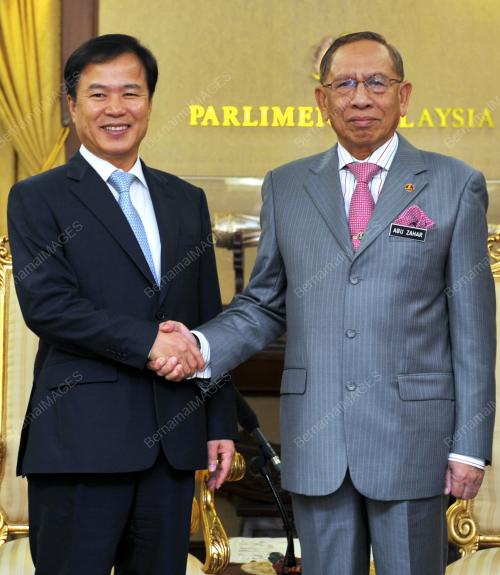 KL01_30102013_KUNJUNGAN_HORMAT