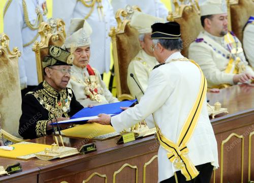 KL01_30122011_YEAR_ENDER
