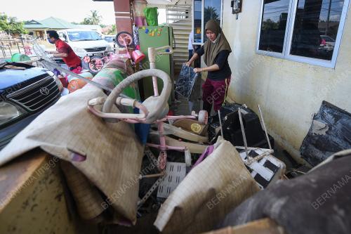 SELANGOR'S FLOODS