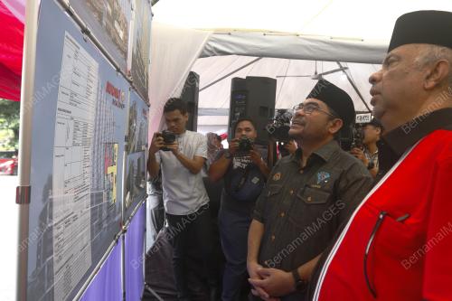 DATUK SERI DR MUJAHID YUSOF RAWA