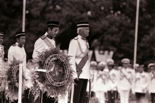 HARI PAHLAWAN