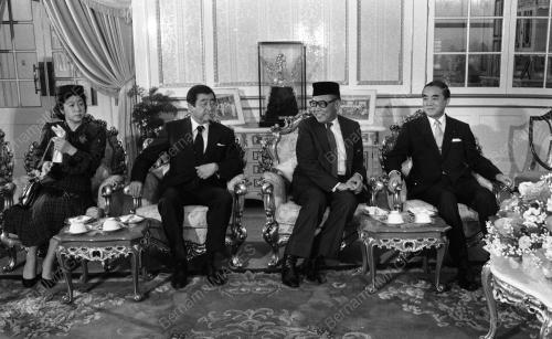 KL01_90583_NARASERU_MENGHADAP_AGONG_13012015