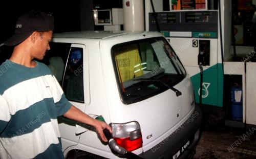 HARGA PETROL NAIK