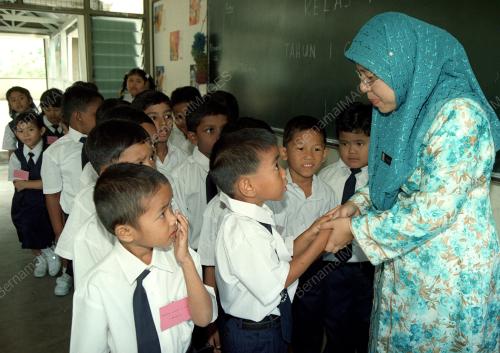 KL02-03_01_2001_BERJABAT_TANGAN_18012016