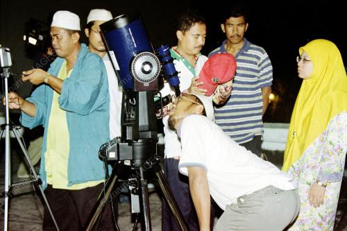 KL02-10_01_01_TEROPONG_BULAN_18012016