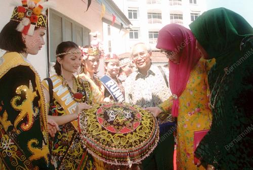 KL02-10_06_2000_AISHAH-SARAWAK_08012016