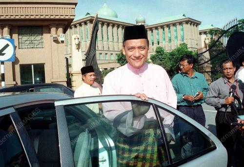 KL02-11_08_2000_MUHAMMAD_TA_12012016