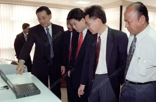 KL02-15_07_2000_CABUTAN_SAHAM_15072000