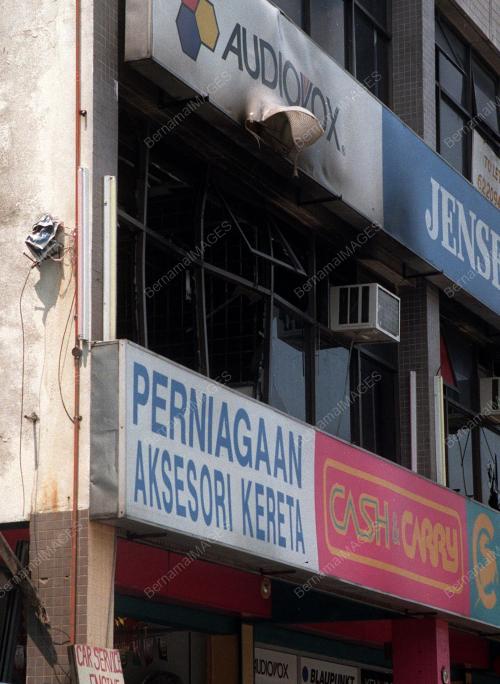 KL02-20_05_2000_KEDAI_TERBAKAR_07012016