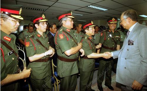 KL02-23_07_2001_NAJIB_28012016
