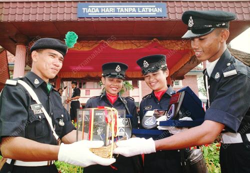 KL02-24_02_2001_TERBAIK_19012016
