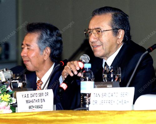 MAHATHIR MOHAMAD